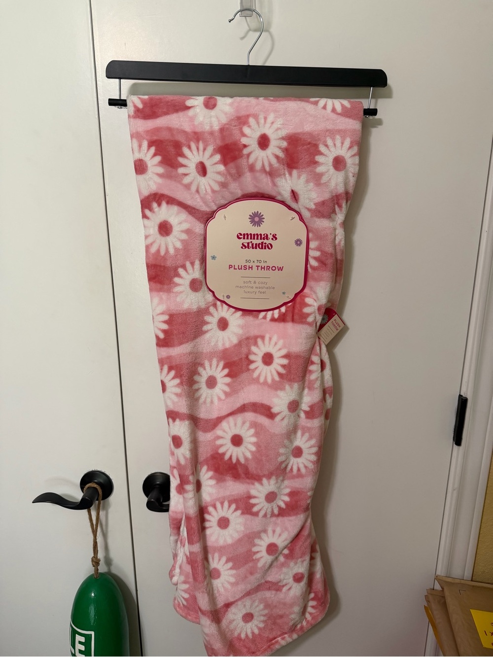 Pink Daisy Plush Throw - 50x70